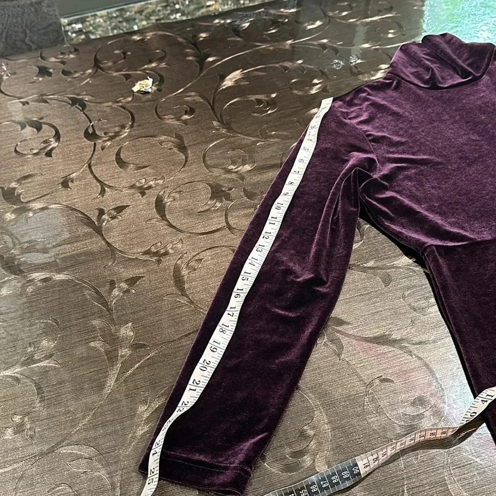 Amanda Smith
90s burgundy velvet long sleeve dress w/ turtle neck - Picture 7 of 9
